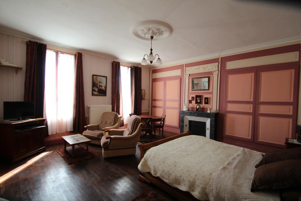Domaine Des Roses Bed & Breakfast Vaudelnay Room photo